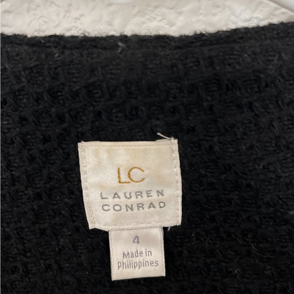 LAUREN CONRAD 3/4 sleeve Crop Blazer. Size 4. Black - Picture 6 of 8